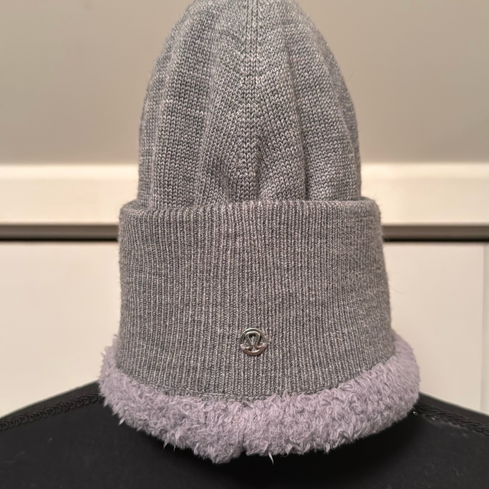 Lululemon fleece lined hat